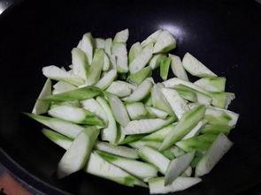 瓜的皮怎么炒着吃,创意炒制新食尚