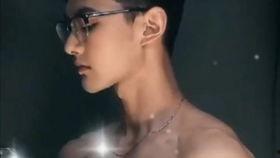 男主囚禁明星,明星的神秘囚徒生活