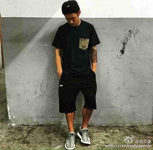 明星晒yeezy,Yeezy鞋款引领时尚潮流