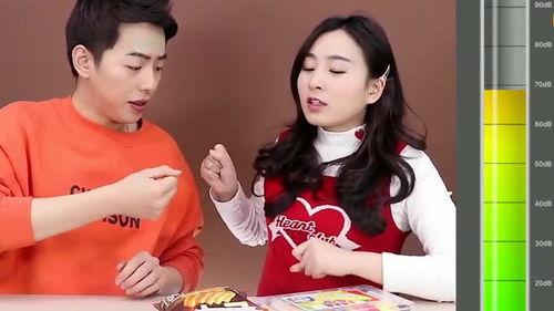 小伶挑战吃瓜,趣味横生的美食冒险之旅